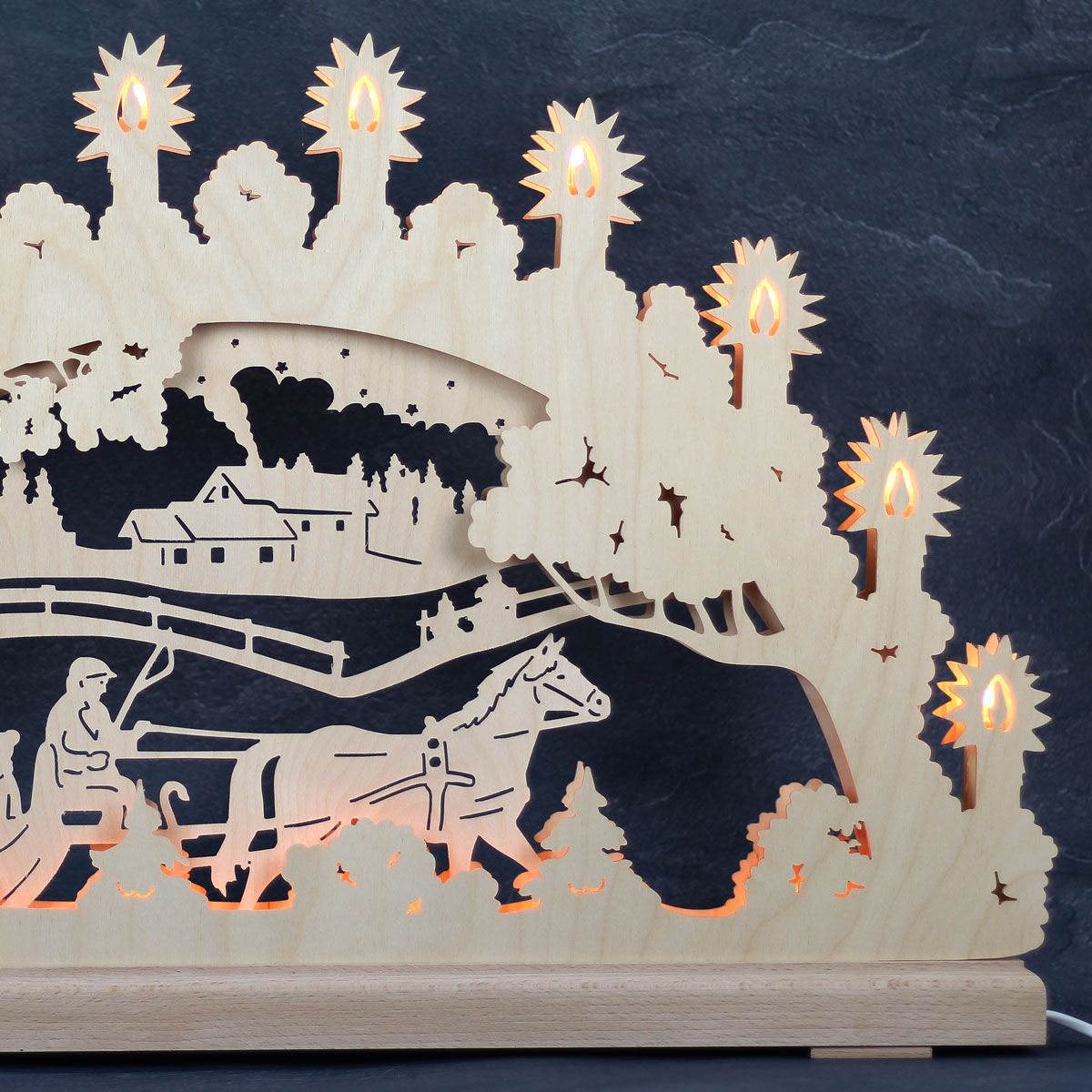Erzgebirgs-Schwibbogen 'Schlittenfahrt' 3D 16 flammig (LED Optional) 66x6x44cm