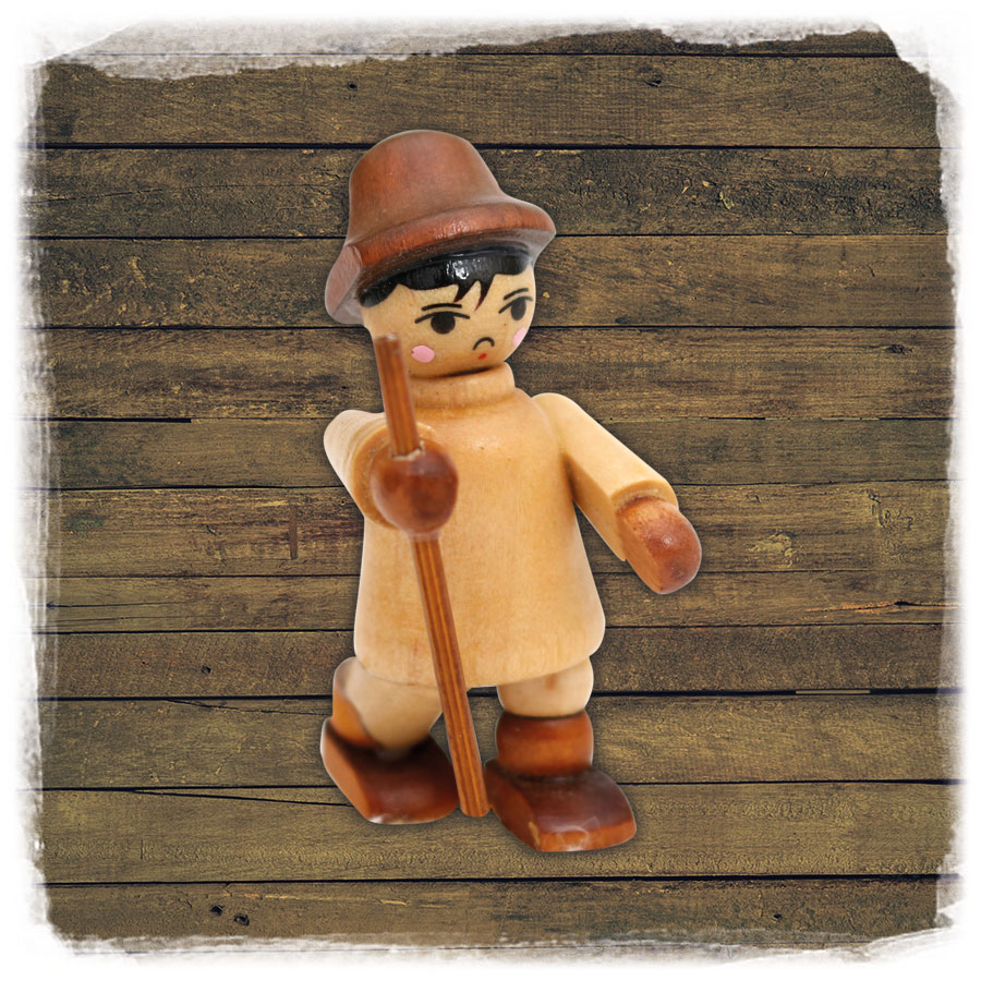 Wanderer mit Stock 6cm